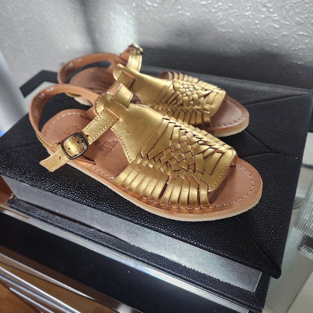 MACARON Metallic Gold leather sandals with buckle